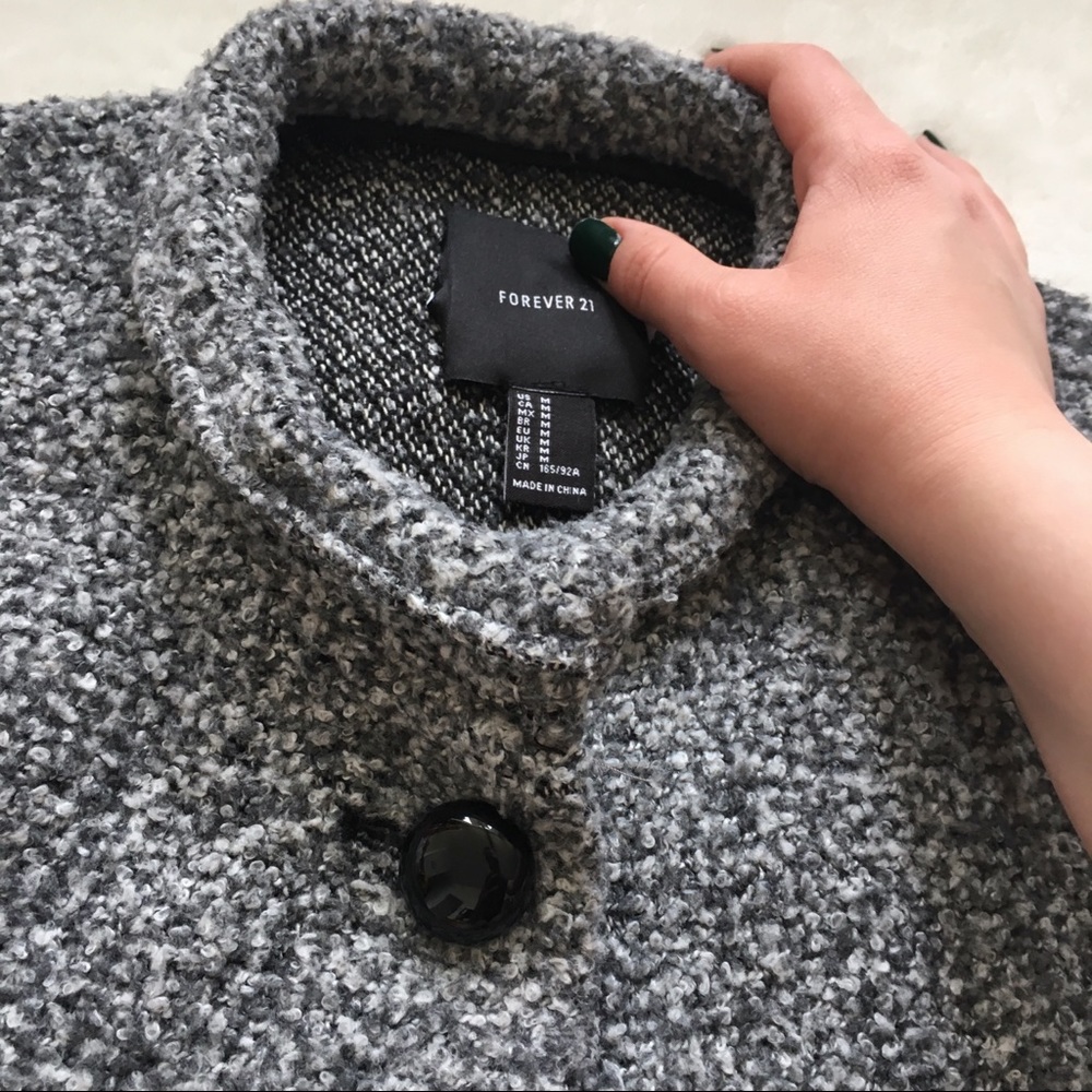 SOLD!! beautiful gray wool overcoat - Picture 4 of 8